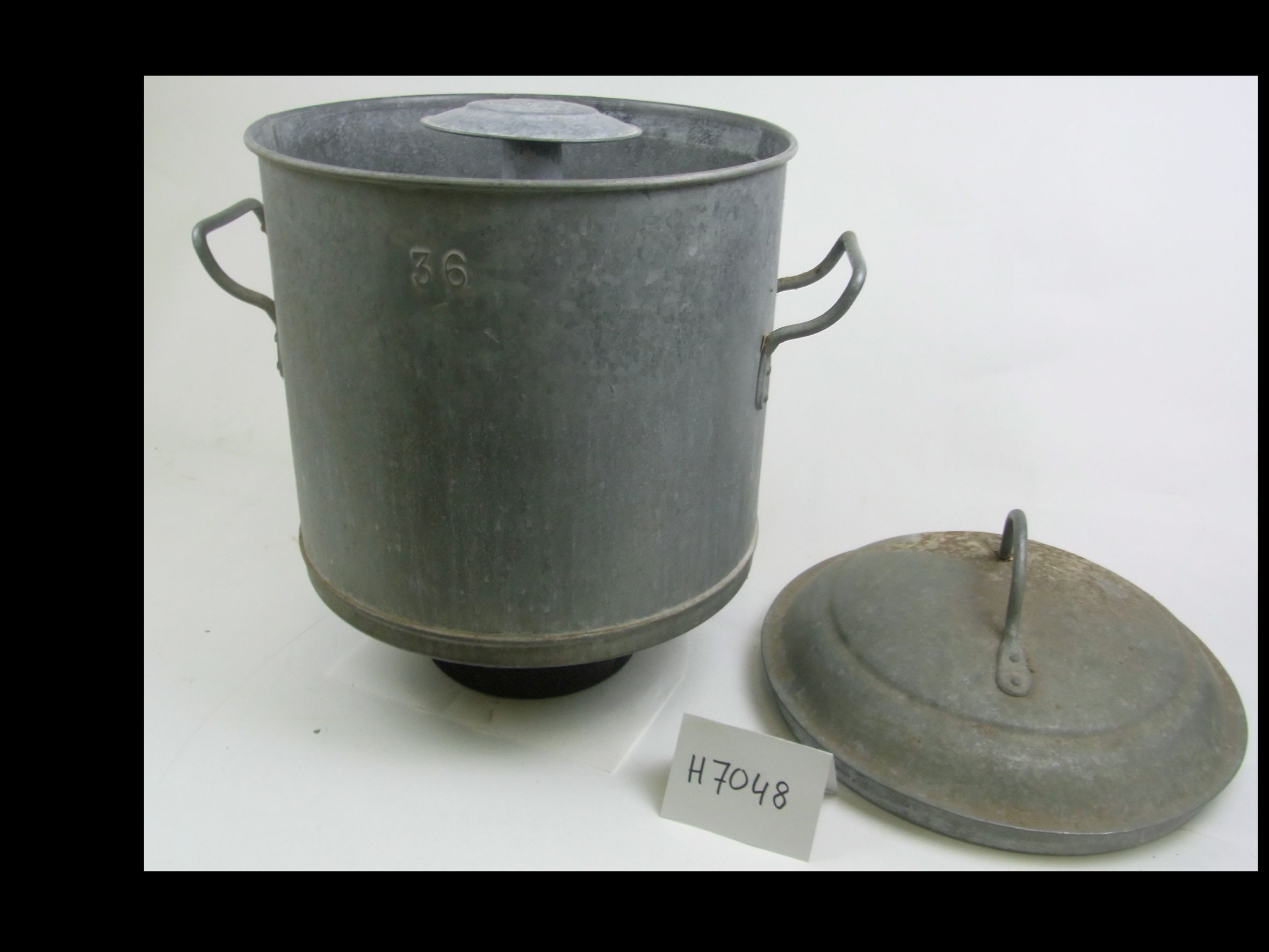 Foto oder Abbildung des Sammlungsobjekts „Waschhafen“