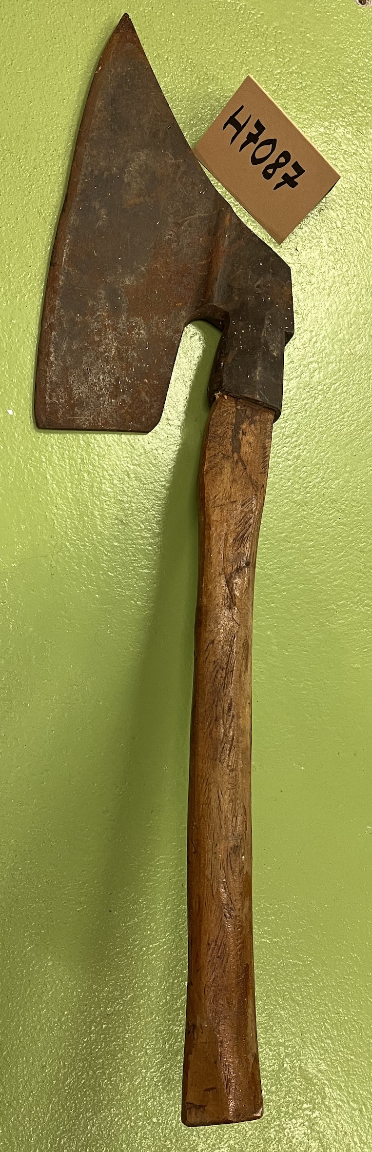 Foto oder Abbildung des Sammlungsobjekts „Breitbeil links“