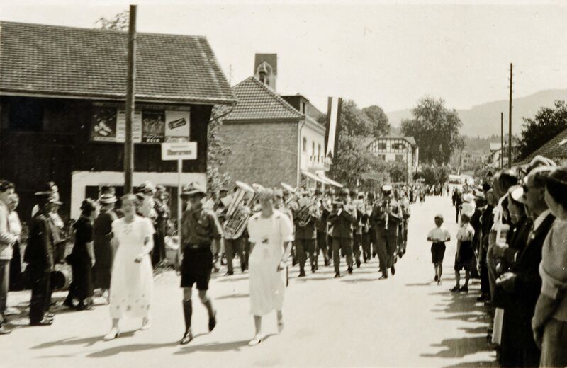 Datei:19370606 Musikfest Hinwil Bachtelstrasse 03.jpg
