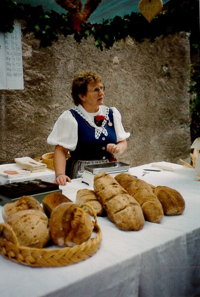 Datei:19900929 Brotstand Herbstmärt.jpg