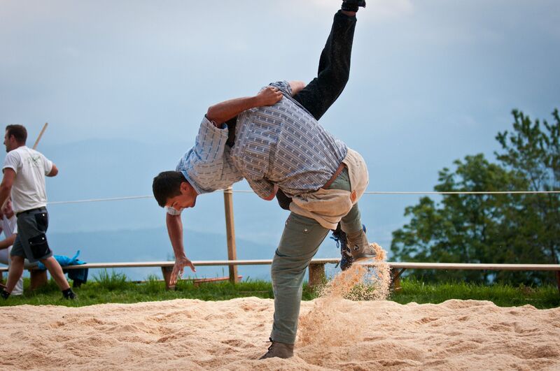 Datei:20120825 Bachtelschwinget Seraina Boner.jpg