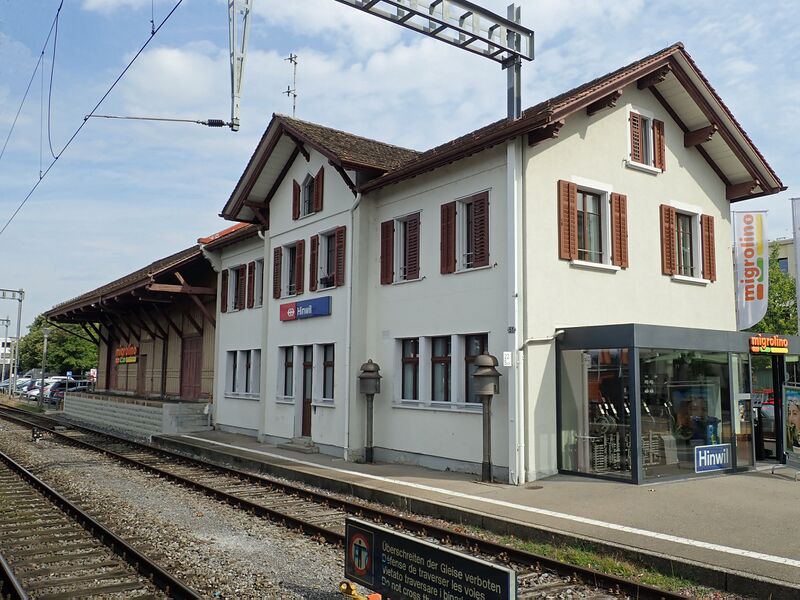 Datei:20250827 Bahnhofgebäude.jpg