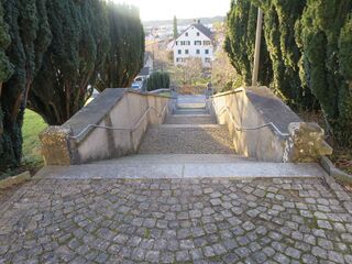 Freitreppe bei der reformierten Kirche