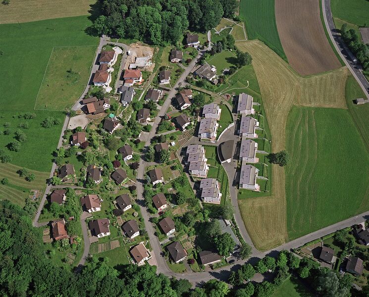 Datei:19970500 Luftbild Hinwil Schönenberg.jpg