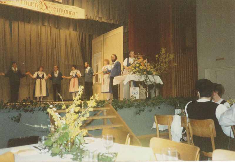 Datei:19880406 Volkstanzgruppe Hinwil Hirschen.jpg