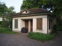 Alte Aufbahrungshalle von 1890 auf dem Friedhof