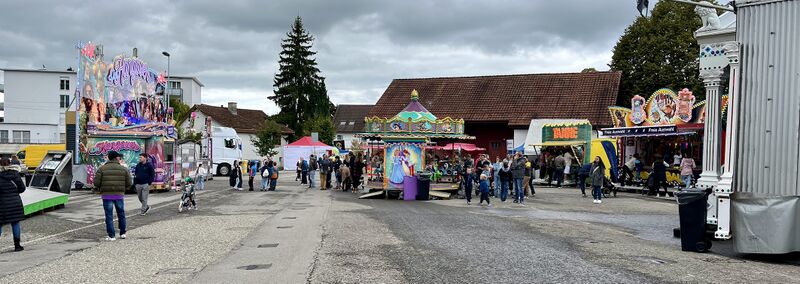 Datei:20250927 Chilbi Gemeindeplatz Hinwil.jpeg
