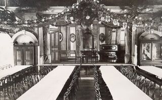 Hotel Bachtel, Saal und Bühne, 1903