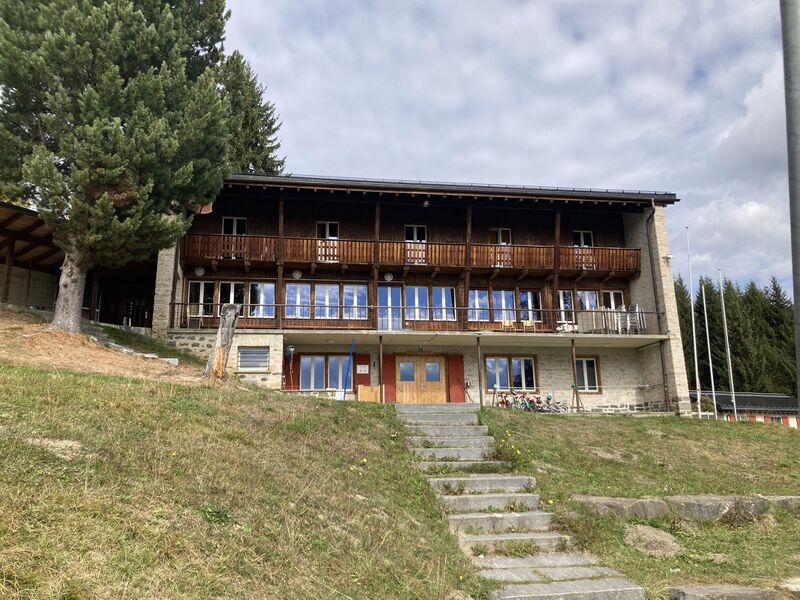 Datei:20261008 Hinwilerhuus, Haupthaus.jpg