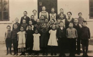 Schule Girenbad, Lehrerin Martha Hürlimann, 1918