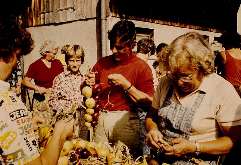 Datei:19840900 Vorbereitung Herbstmärt.jpg