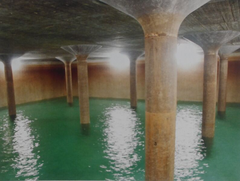 Datei:20000000 Reservoir Laufenrain Wasserkammer.jpg