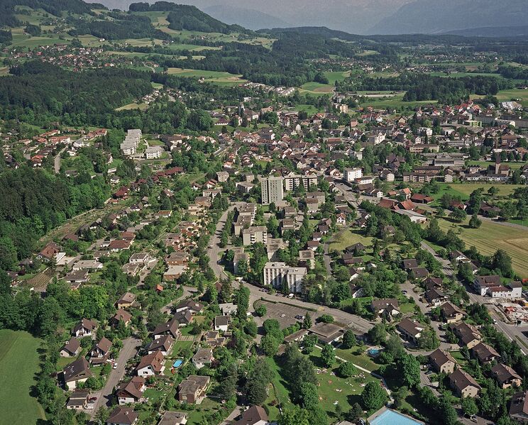 Datei:19970500 Luftbild Hinwil Wihaldenstrasse.jpg