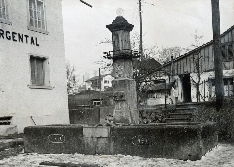 Datei:428 Schmittenbrunnen Hinwil.jpg
