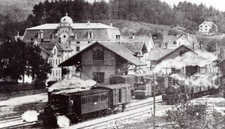Bahnhof Hinwil mit Blick Richtung Hotel Bachtel und Hüssenbüel 1902