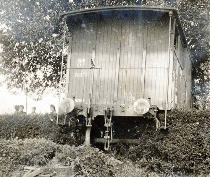 Datei:19050000 Güterwagen durchgebrannt 02.jpg