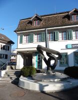 Brunnen am Hirschenplatz vor Walderstrasse 2, 2024