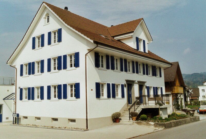 Datei:20020425 Gossauerstrasse 18 20 Hinwil.jpg