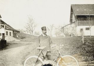 Briefträger Henri Knecht im Loch, undatiert