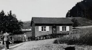 Pistolenstand im Loch, 1945