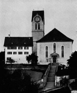 Reformierte Kirche und altes Pfarrhaus in Hinwil, um 1890