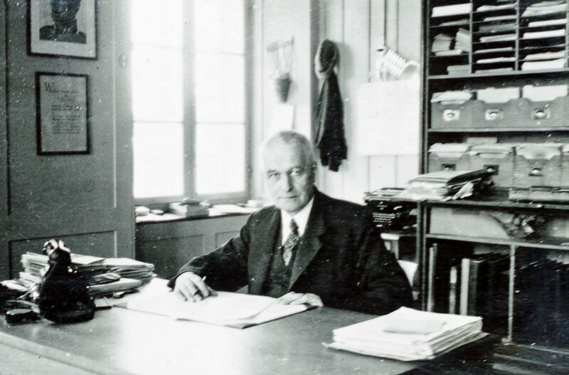 Datei:19530000 Walter Köng Gemeindeschreiber Hinwil.jpg
