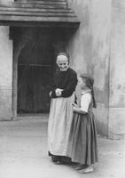 Freilichtspiele 1946 zwei Darstellerinnen, unterschiedlich alt