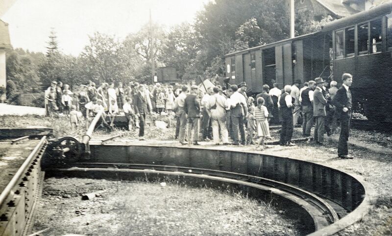 Datei:19270818 Unfall Drehscheibe Bahnhof Hinwil.jpg