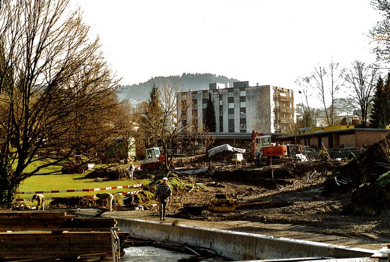 Datei:20001129 Bauarbeiten Badi Hinwil.jpg