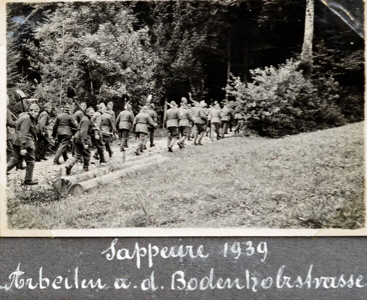 Datei:146 Sappeure Bodenholz.jpg