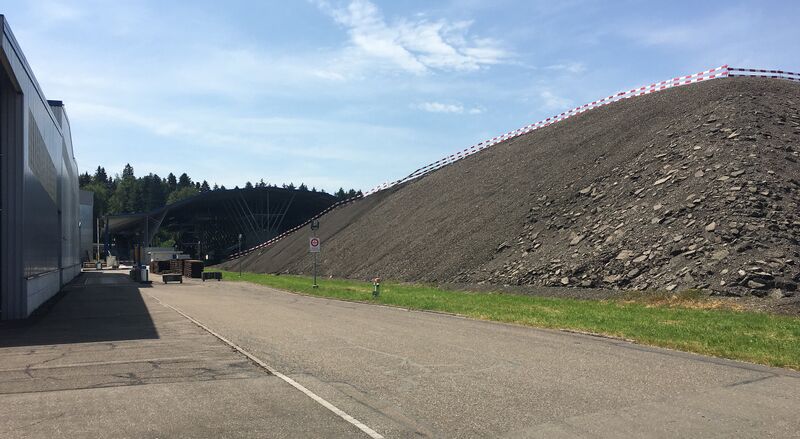 Datei:20240730 Asphaltdepot Wässeristrasse Hinwil.JPG