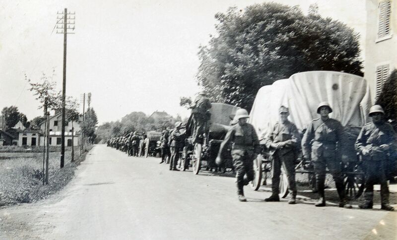 Datei:143 Haubitzenbatterie 81, Im Loch.jpg