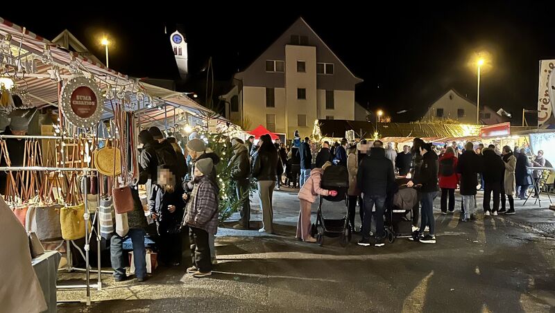 Datei:20251207 Christkindlimärt Hinwil.jpg
