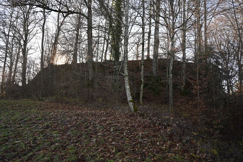 Datei:20251209 Burgstelle Greifenberg Bäretswil.JPG