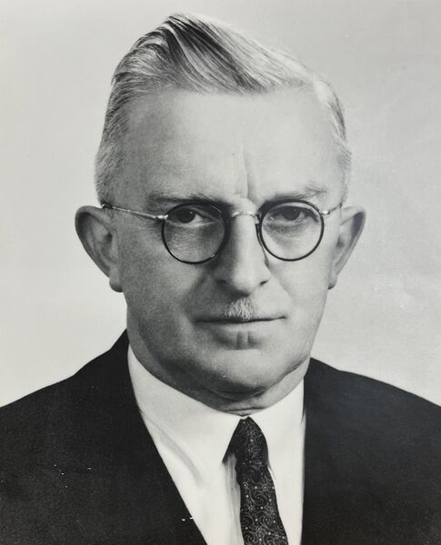 Datei:Suter Hans (1892–1964) Portrait.jpeg