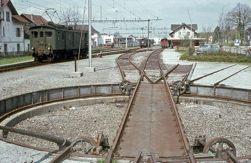 Datei:19670000 Drehscheibe Bahnhof Hinwil.jpg