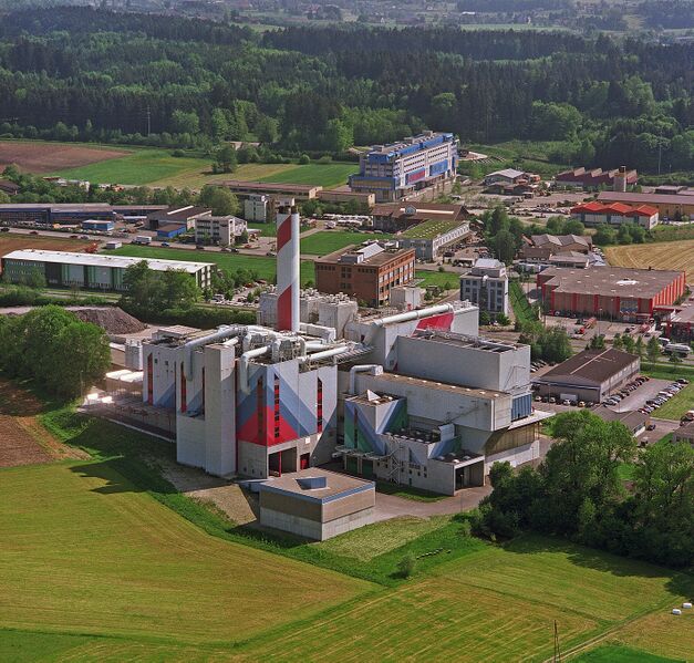 Datei:19980512 Luftbild Hinwil KEZO Wässeri.jpg