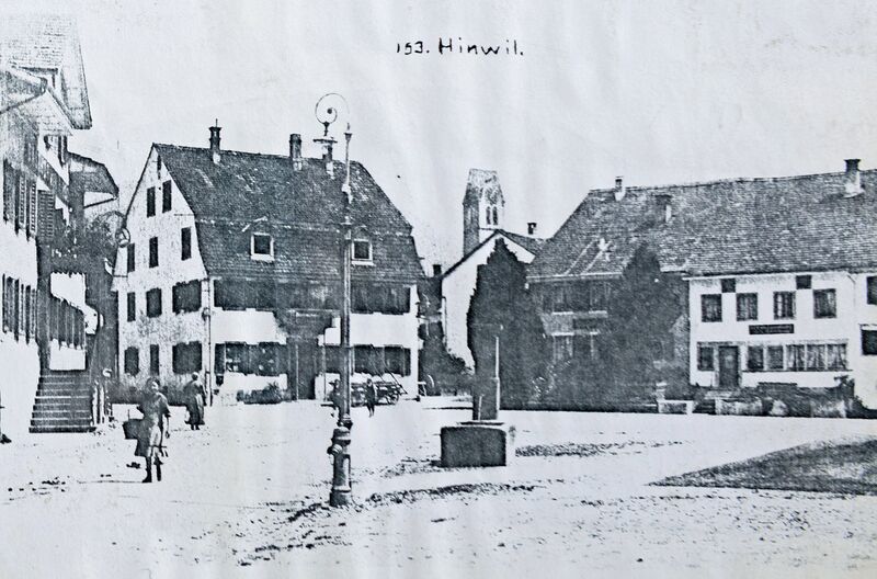 Datei:431 Dorfplatz Hinwil.jpg