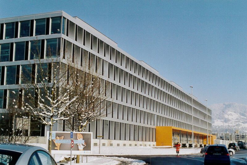 Datei:20030201 Brunnenbachstrasse 1 Hinwil Belimo.jpg