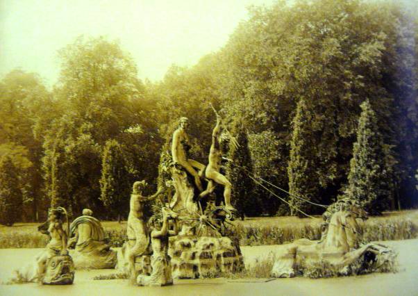 Datei:NEPTUNS TRIUMPF von Johann August Nahl (1746 entworfen); Foto um 1930.jpg