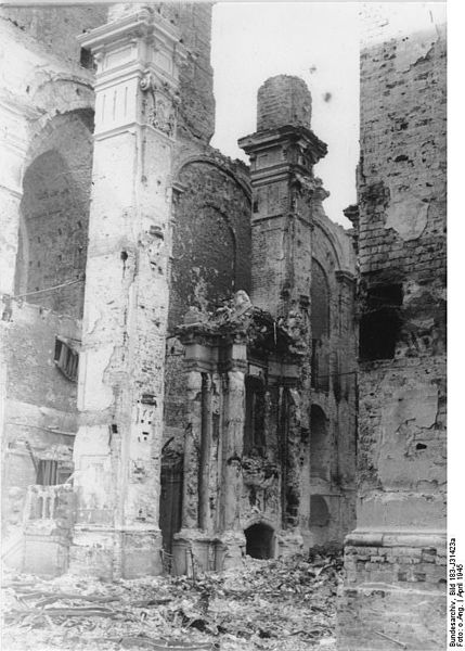 Datei:1945 Bild 183-J31423a,.jpg