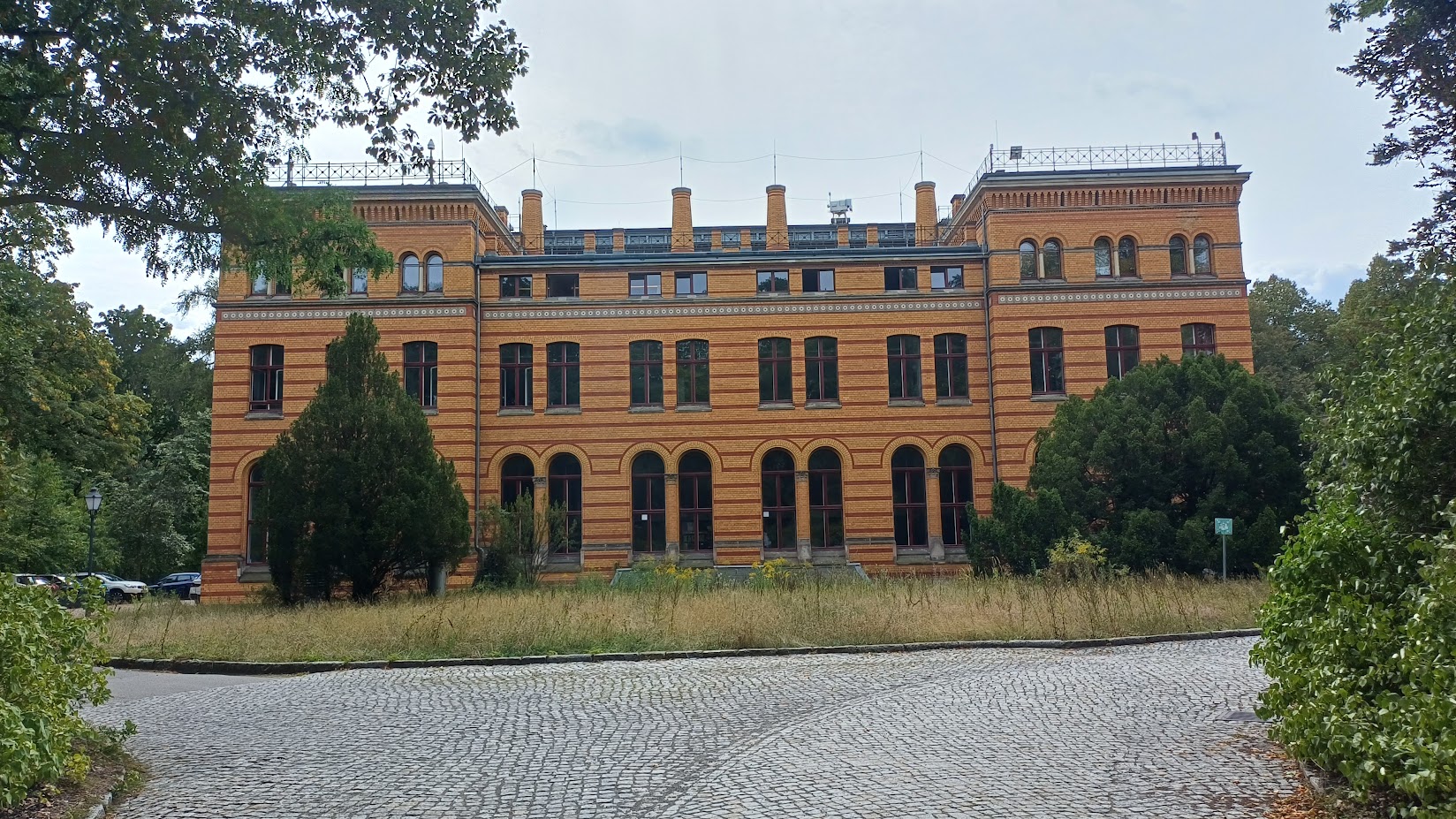 Hauptgebäude des Geodätischen Instituts