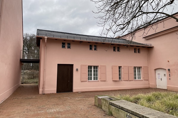Datei:Abraham Geiger Kolleg. Hochschulsynagoge. Foto- K. Bauersfeld.jpg