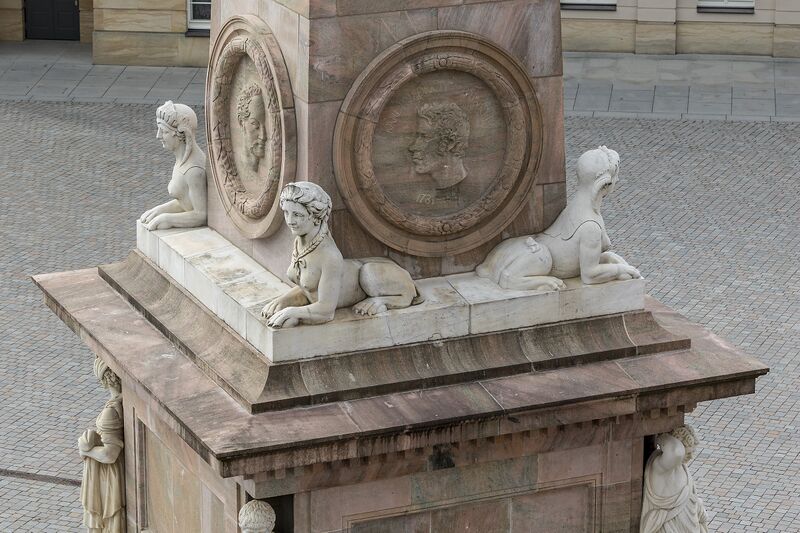 Datei:Obelisk 05.07.2018 (4).jpg