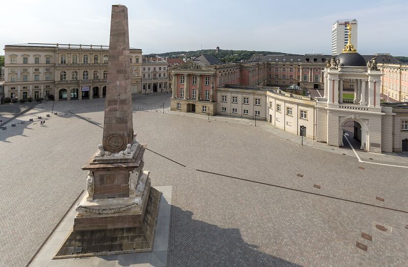Datei:Obelisk 05.07.2018 (1).jpg