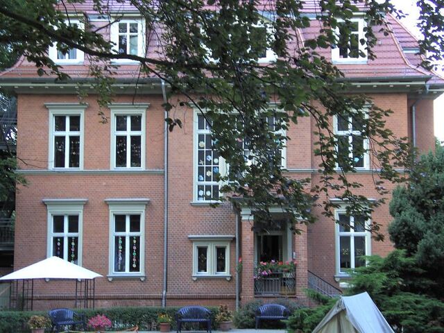 DateiKarlMarxStr. 1; 2007.jpg PotsdamWiki