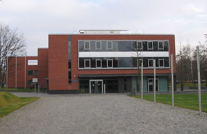 Datei:Hasso-Plattner-Institut (2004-12-04).jpg