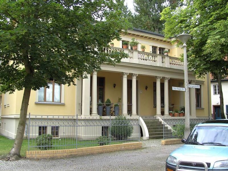 Datei:Otto-Nagel-Str. 9; 2007.jpg