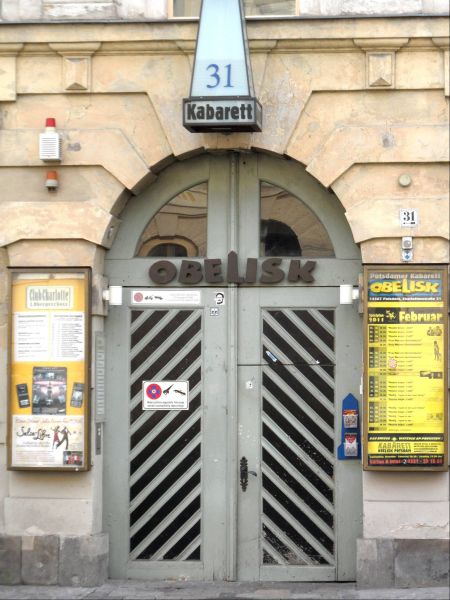 Datei:Kabarett Obelisk, Eingang Feb. 2011.jpg