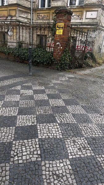 Datei:Schmuckmosaik BerlinerStr34.jpg
